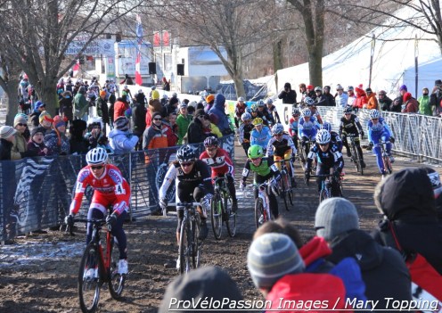 Meredith Miller led the field onto pavement after the 2013 'cross nationals elite women's start