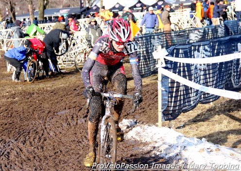 Whittemore holds on to finish the men's 17-18 race at 2013 'cross nationals