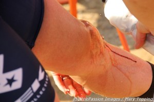 Katie Compton cleans up Boulder Cup scrapes