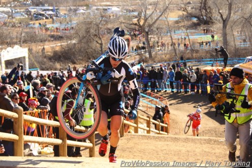 Katie Compton ahead of Elle Anderson in lap two, carrying the new Trek Boone