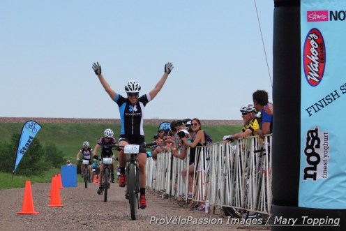 Katie Compton wins the 2014 Beti Bike Bash