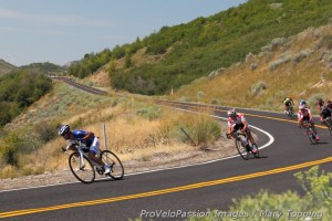 Kiel Reijnen chasing Jens after the opening  Utah Stage 6 kilometers 