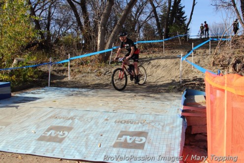 Short drop down to the Red River