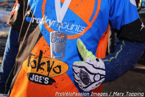 A practical urban cyclocross medal