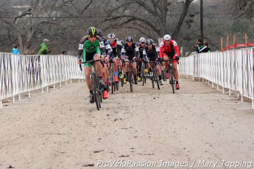 Junior men's 17 - 18 start at 2015 cyclocross nationals