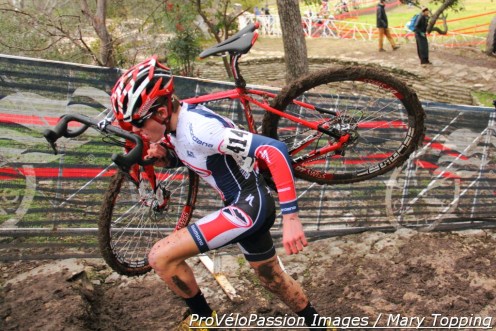 Evan Clouse charges the stairs at 2015 cyclocross nationals