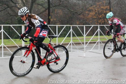 Katie Clouse speeds off the line at 2015 cyclocross nationals in the rain