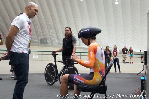 Neal Henderson's last words of encouragement to Evelyn Stevens, before the UCI Hour Record attempt
